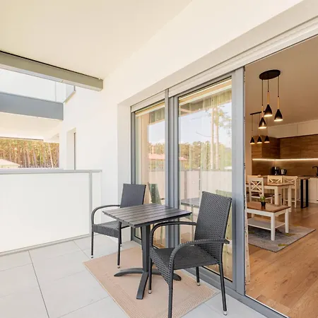 Seaside Sun Seasons 24 In With Parking By Renters