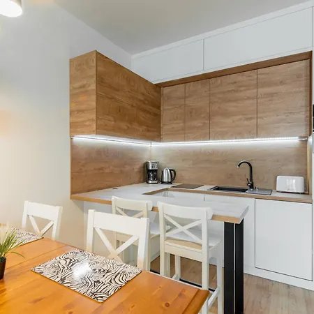 Seaside Sun Seasons 24 In With Parking By Renters