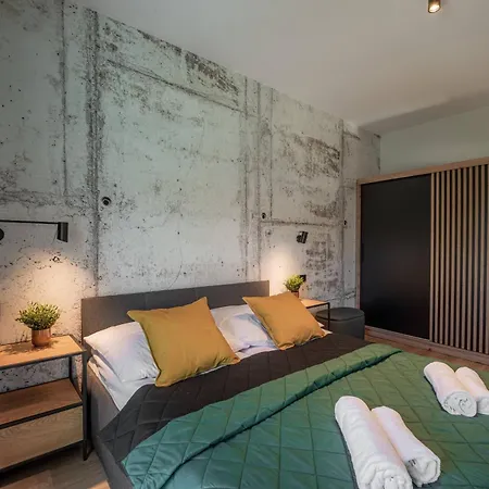 Seaside Sun Seasons 24 In With Parking By Renters بوغورزيلكا